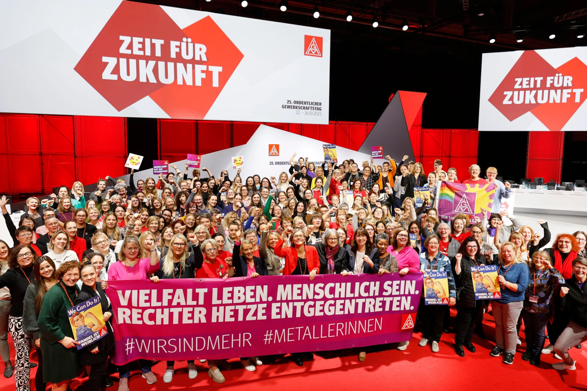 Gruppenfoto IG Metall Frauen beim Gewerkschaftstag 2023